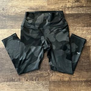 ALO Yoga Black Camouflage Leggings